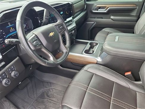 Used 2024 Chevrolet Silverado 3500 High Country w/ Technology Package image 8