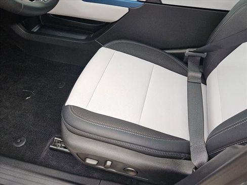 New 2026 Chevrolet Equinox EV LT image 4