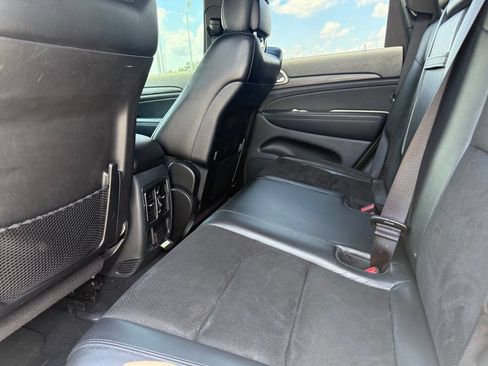 Used 2020 Jeep Grand Cherokee Altitude AWD/4WD image 18