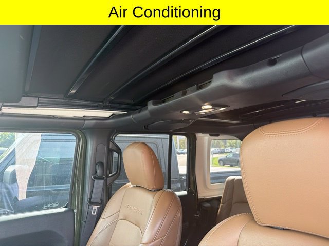 Used 2022 Jeep Wrangler Unlimited Sahara AWD/4WD image 14
