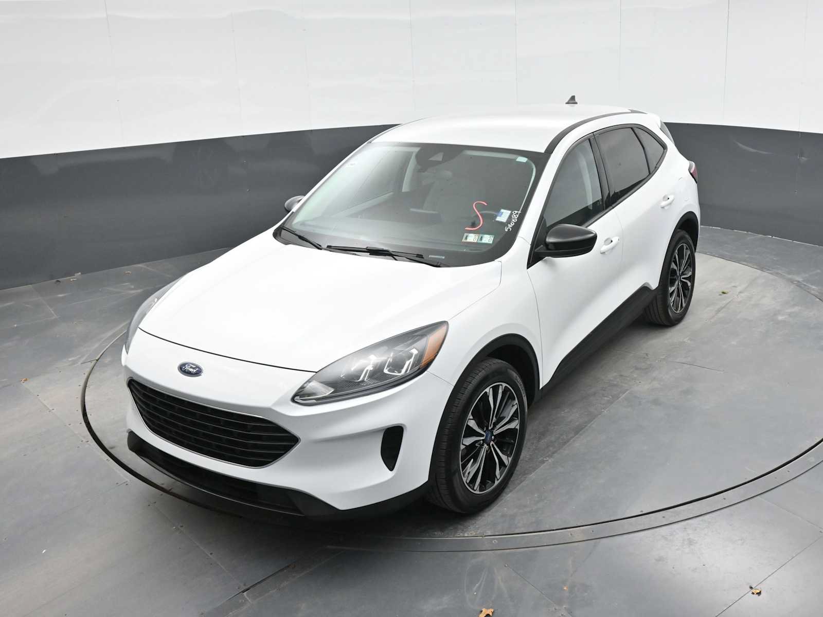 Used 2021 Ford Escape SE w/ SE Sport Appearance Package AWD/4WD image 15