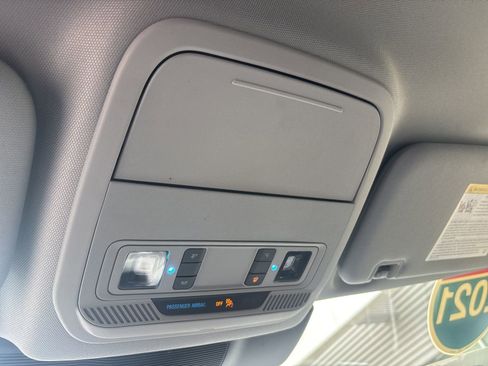 Used 2021 Ford Explorer XLT w/ Equipment Group 202A image 33