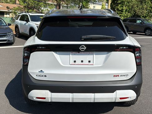 Used 2026 Nissan Kicks SR w/ SR Premium Package AWD/4WD image 24