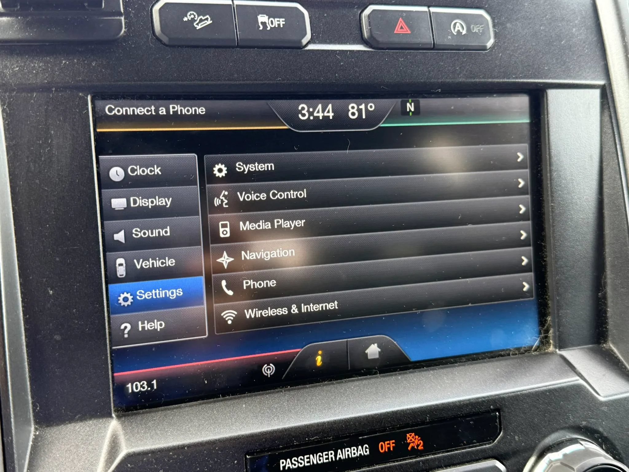 Used 2015 Ford F150 XLT w/ Equipment Group 302A Luxury AWD/4WD image 22