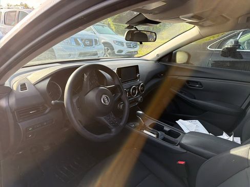 Used 2024 Nissan Sentra S image 11