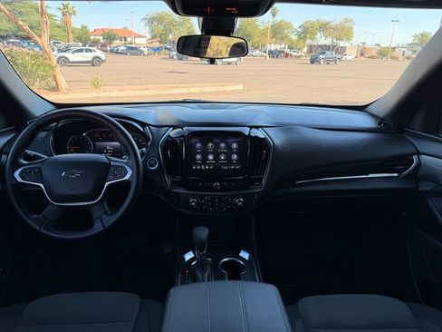Used 2023 Chevrolet Traverse LT image 28