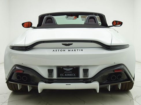 Used 2023 Aston Martin V8 Vantage Roadster RWD image 8