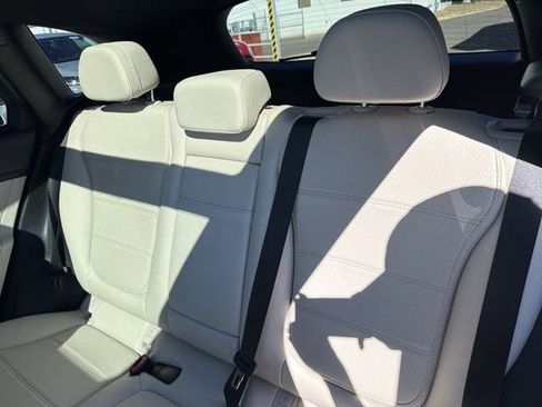 Used 2023 Mercedes-Benz GLC 300 4MATIC image 28