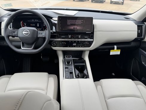 New 2026 Nissan Pathfinder SL image 8