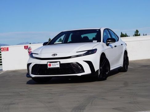 Used 2026 Toyota Camry Hybrid w/ Multimedia Upgrade Package FWD image 3
