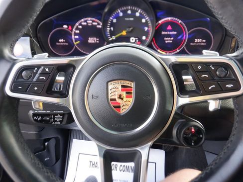 Used 2023 Porsche Cayenne Platinum Edition image 24