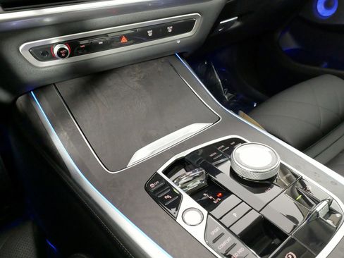 Used 2024 BMW X7 xDrive40i w/ Executive Package image 64