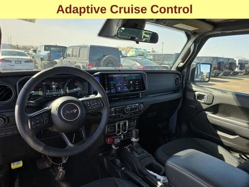 Used 2025 Jeep Wrangler Unlimited Rubicon 4xe AWD/4WD image 7