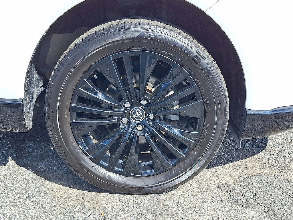 Used 2023 Toyota Venza Nightshade AWD/4WD image 33