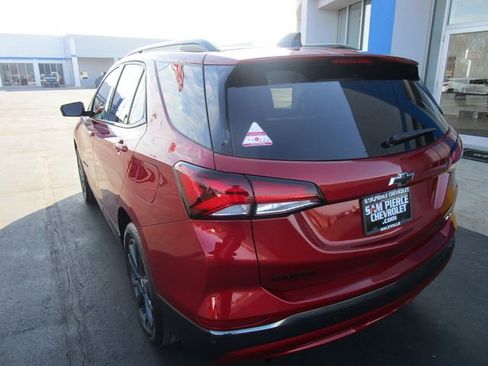 Used 2023 Chevrolet Equinox RS image 3