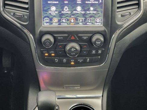 Used 2018 Jeep Grand Cherokee Altitude AWD/4WD image 22