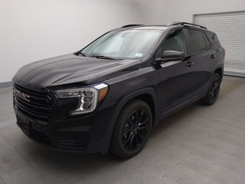 Used 2022 GMC Terrain SLE w/ Driver Convenience Package FWD image 2