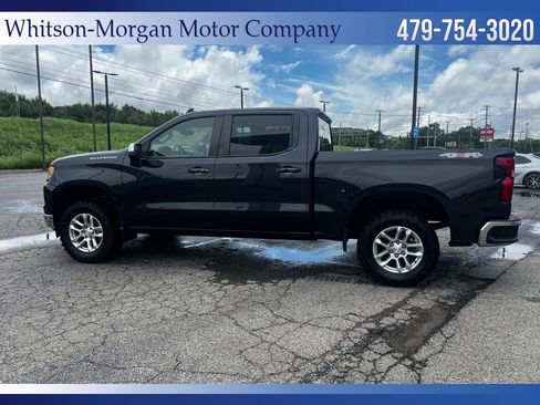 Used 2022 Chevrolet Silverado 1500 LT AWD/4WD image 2