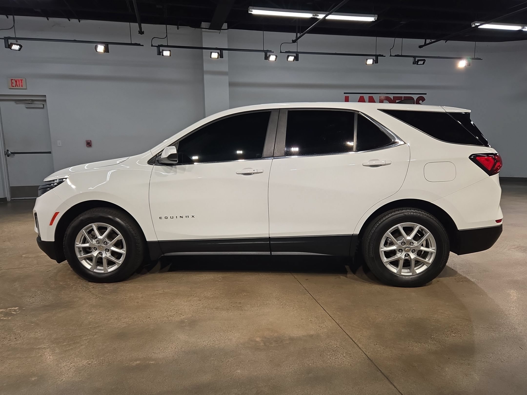 Used 2024 Chevrolet Equinox LT AWD/4WD image 4