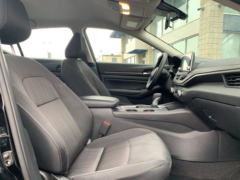 Used 2025 Nissan Altima 2.5 SV image 37