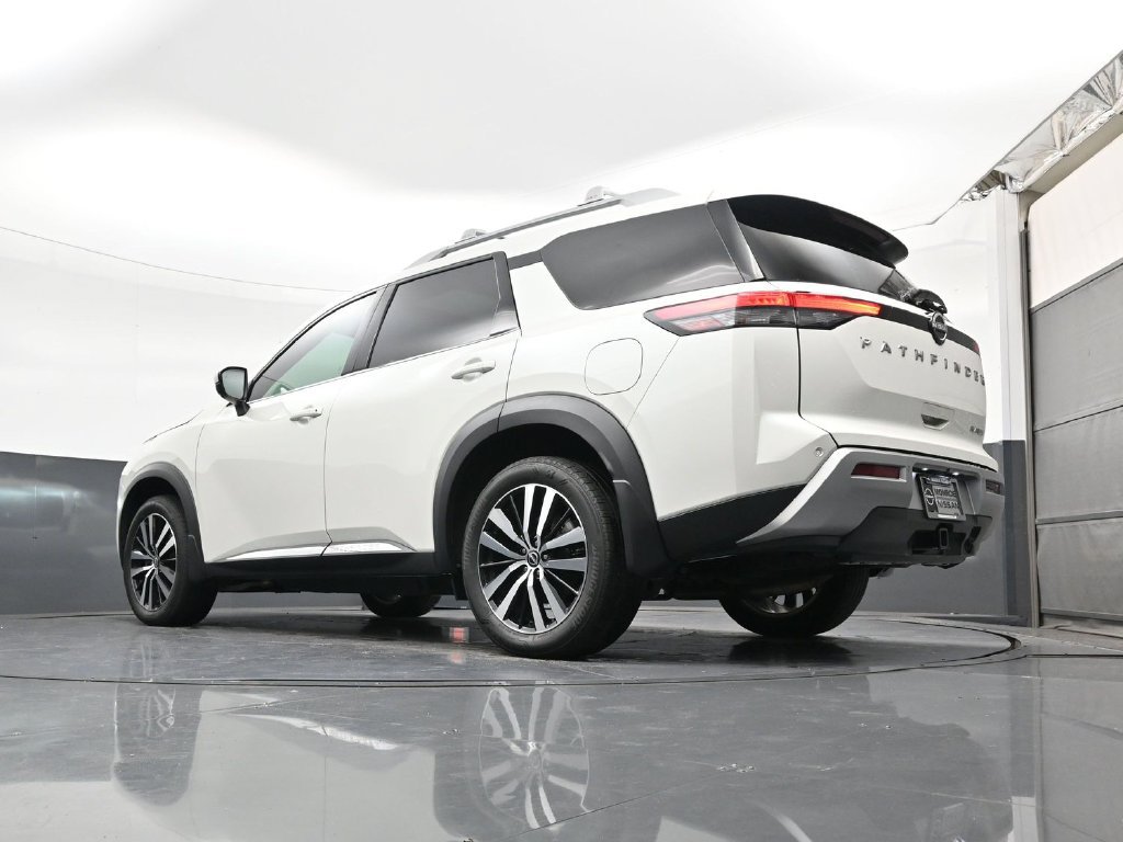 Used 2024 Nissan Pathfinder Platinum FWD image 24