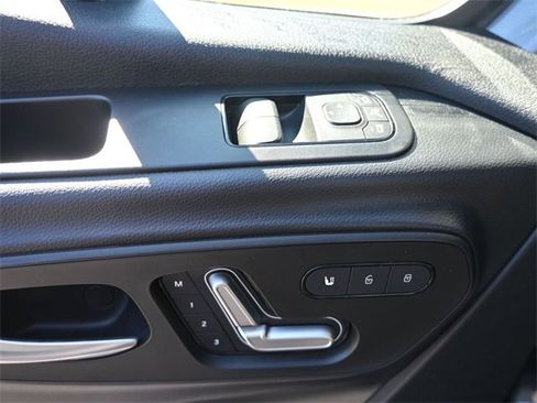 Used 2023 Mercedes-Benz Sprinter 2500 image 17