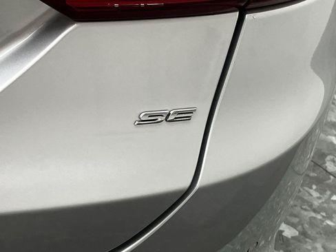 Used 2018 Ford Fusion SE FWD image 24