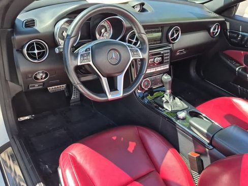 Used 2015 Mercedes-Benz SLK 250 image 9
