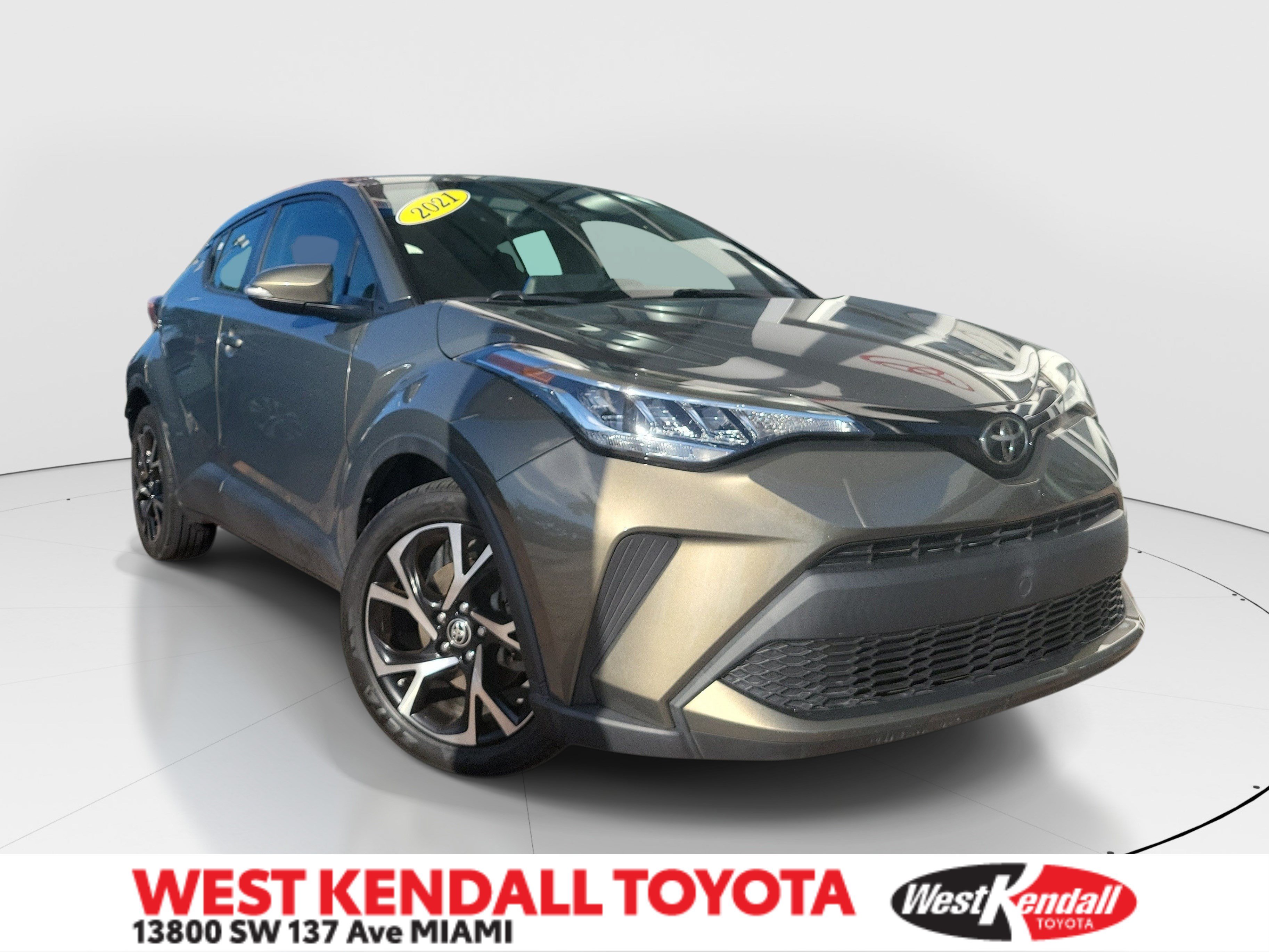 Used 2021 Toyota C-HR XLE FWD image 1