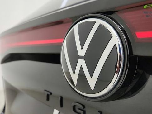 Used 2025 Volkswagen Tiguan SE R-Line AWD/4WD image 31