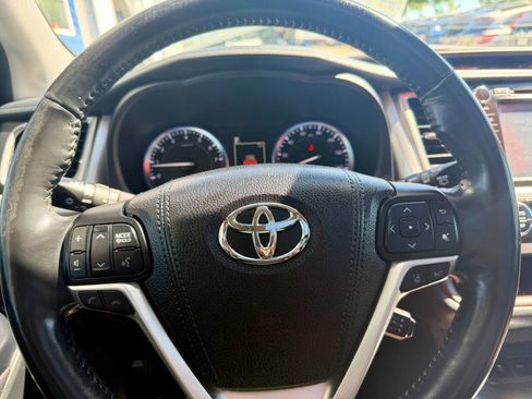 Used 2017 Toyota Highlander Limited Platinum w/ Protection Package #3 AWD/4WD image 35