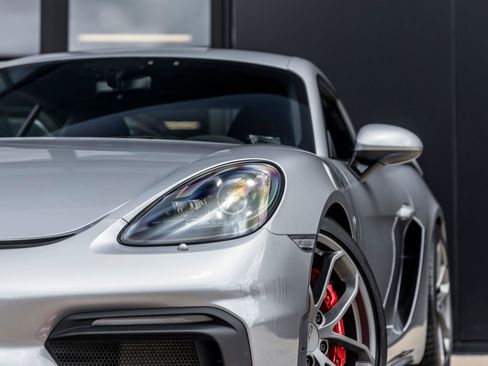 Used 2020 Porsche 718 Cayman GT4 RWD image 21
