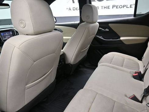 Used 2022 Chevrolet Traverse LS FWD image 25