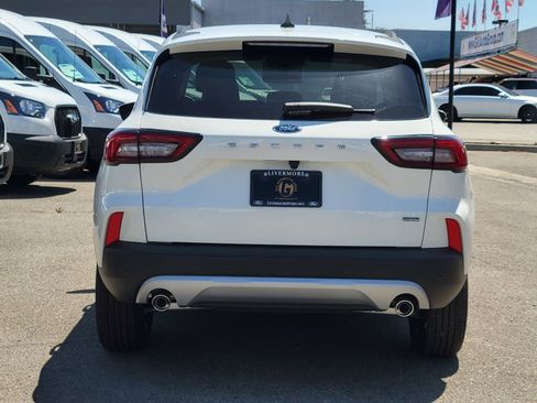 New 2024 Ford Escape SE image 5