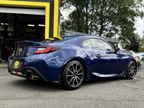 Used 2023 Toyota GR86 image 6