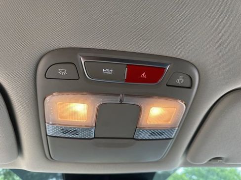 Used 2024 Kia Telluride S FWD image 11