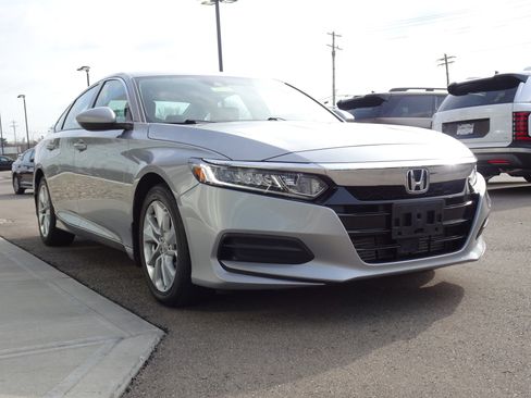 Used 2018 Honda Accord LX image 6