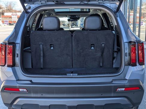 Certified 2023 Kia Sorento X-Line EX image 9