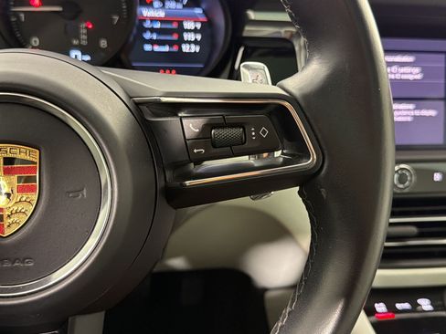 Certified 2024 Porsche Macan w/ Premium Plus Package AWD/4WD image 18