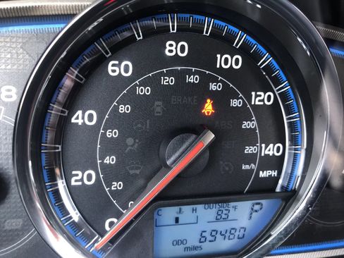 Used 2013 Toyota RAV4 Limited image 18