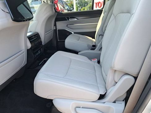 Used 2023 Jeep Wagoneer Series II w/ Rear Seat Video Group 1 AWD/4WD image 28