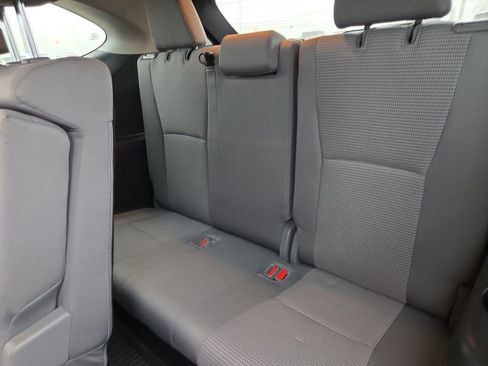 Used 2022 Toyota Highlander L image 27