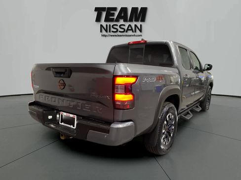 Used 2022 Nissan Frontier PRO-4X image 7