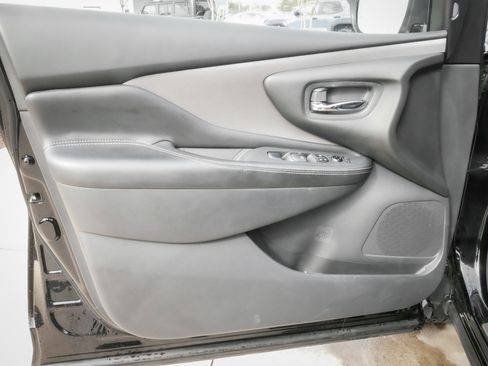 Used 2023 Nissan Murano SV w/ SV Midnight Edition Package image 14