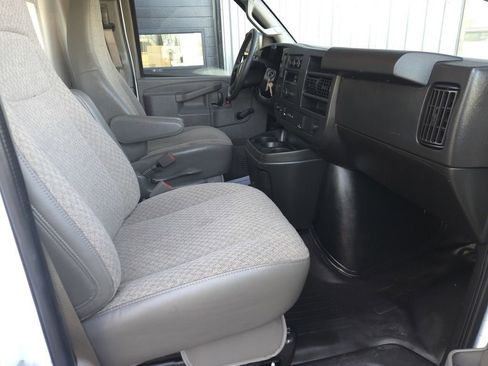 Used 2019 Chevrolet Express 3500 image 19