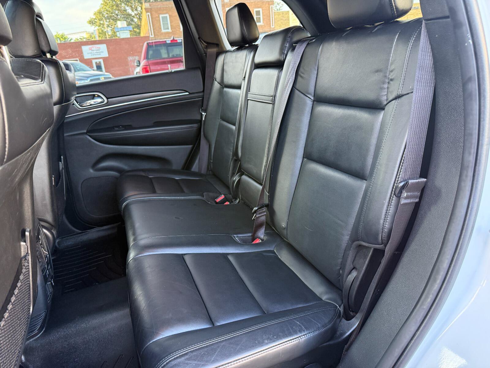 Used 2019 Jeep Grand Cherokee Limited AWD/4WD image 13