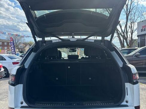 Used 2019 Land Rover Range Rover Velar R-Dynamic SE AWD/4WD image 4
