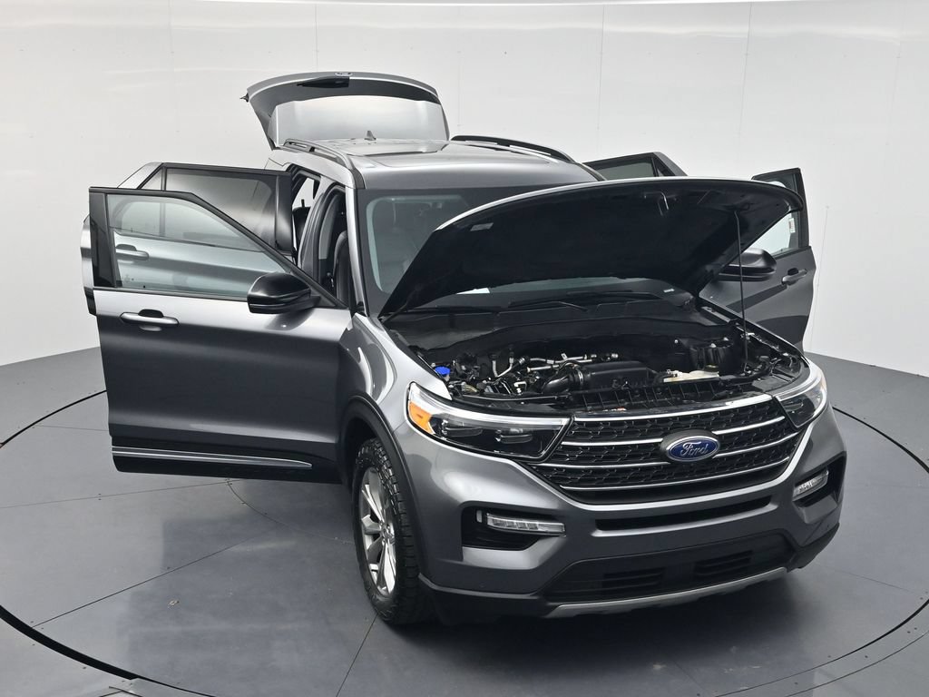 Used 2024 Ford Explorer XLT w/ Equipment Group 202A AWD/4WD image 53