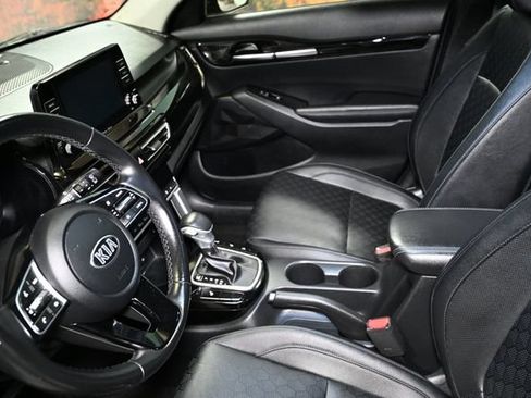 Used 2021 Kia Seltos EX AWD/4WD image 23