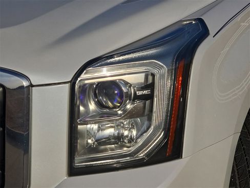 Used 2016 GMC Yukon SLT w/ Open Road Package image 32